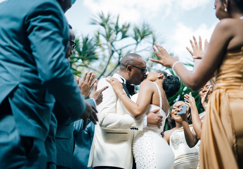 ALF00252 Happy & Moses