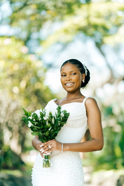 ALF00323 Happy & Moses