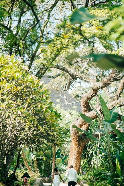 ALF00343 Happy & Moses