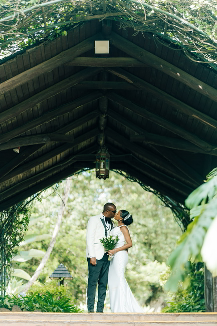 ALF00363 Happy & Moses